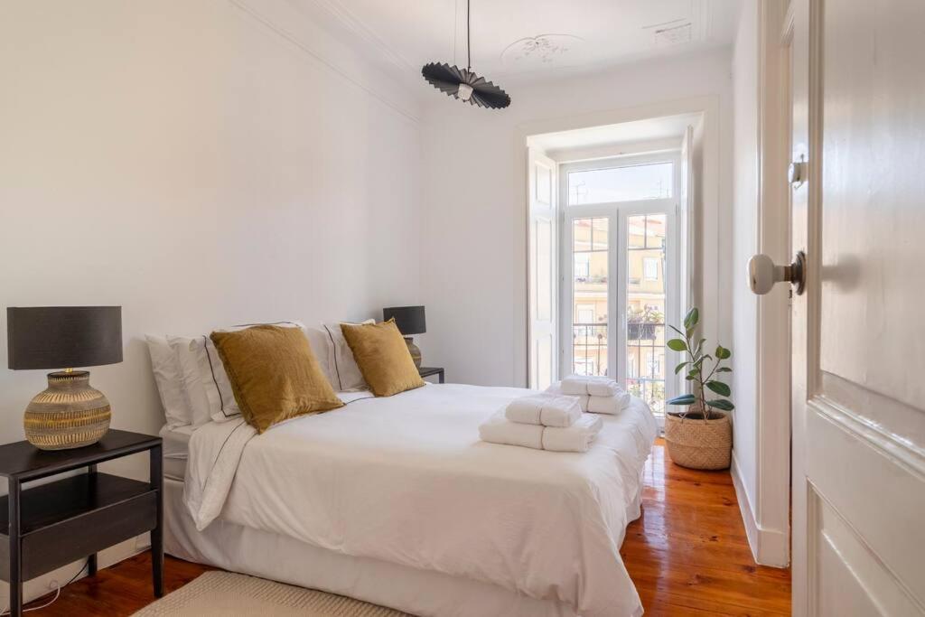 Casa Flores 4br + Office Space And A/c Apartment Lissabon