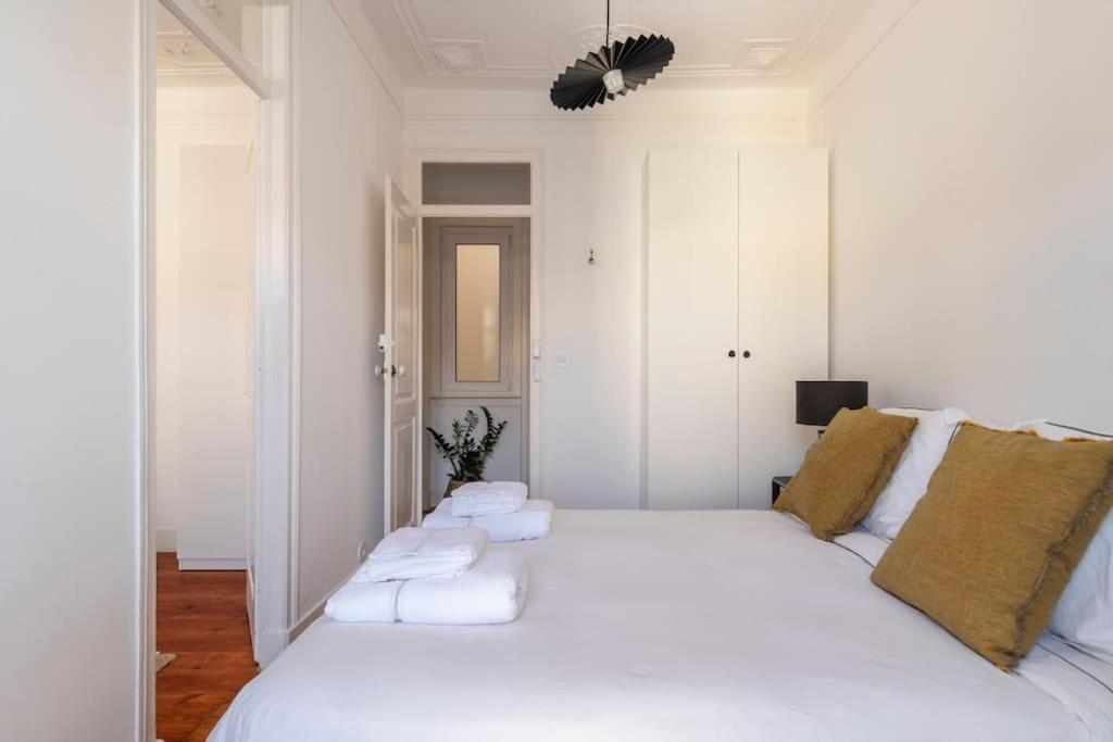 Appartement Casa Flores 4br + Office Space And A/c Lissabon