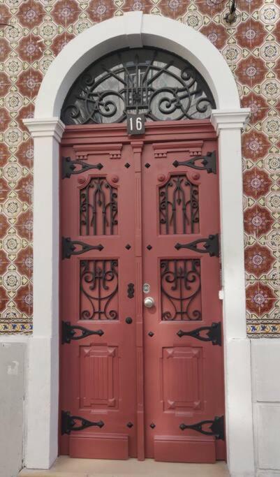 Casa Flores 4br + Office Space And A/c Apartment Lissabon