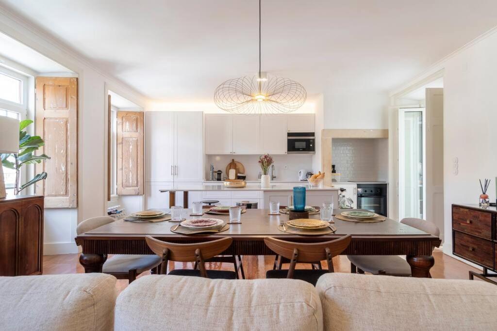 Apartment Casa Flores 4br + Office Space And A/c Lissabon