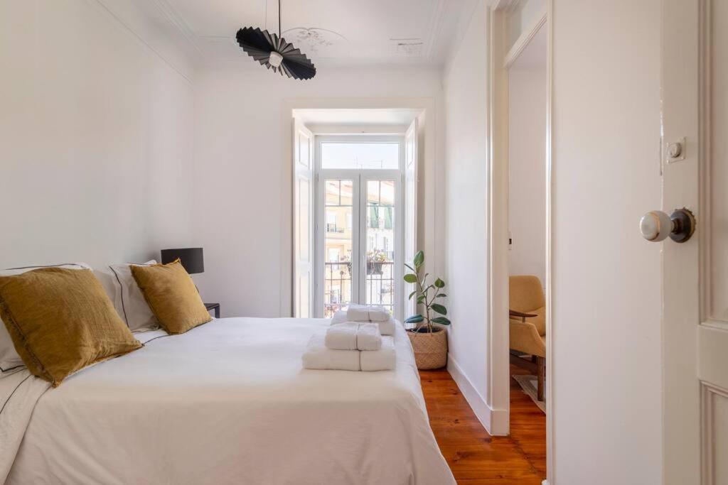 Apartment Casa Flores 4br + Office Space And A/c Lissabon