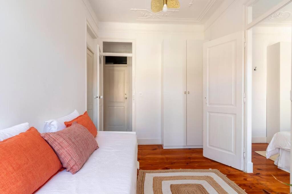 Casa Flores 4br + Office Space And A/c Lissabon