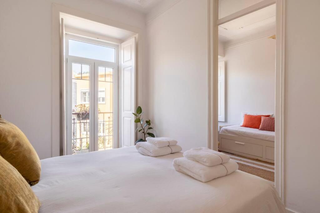 Apartment Casa Flores 4br + Office Space And A/c Lissabon