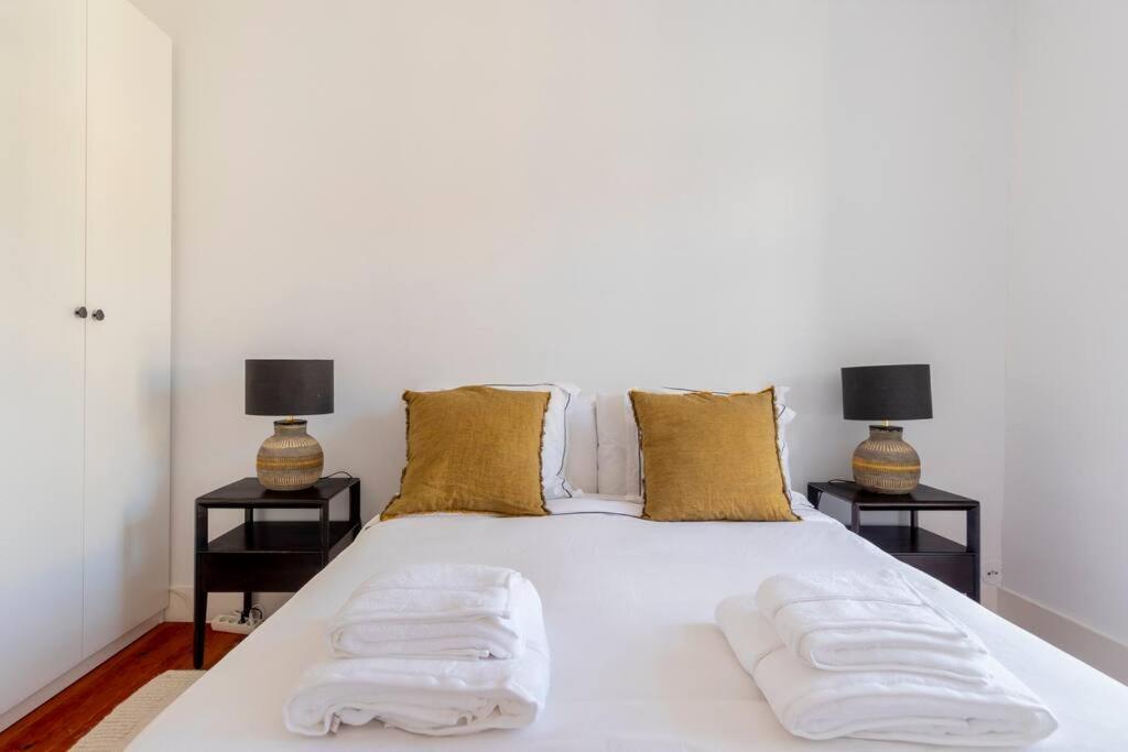 Casa Flores 4br + Office Space And A/c Apartment Lissabon